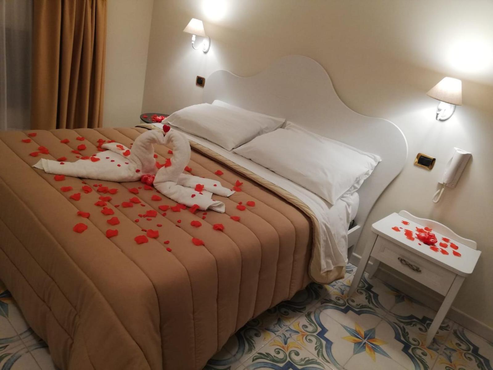 Il Sogno Srls Hotel Airola Exterior foto