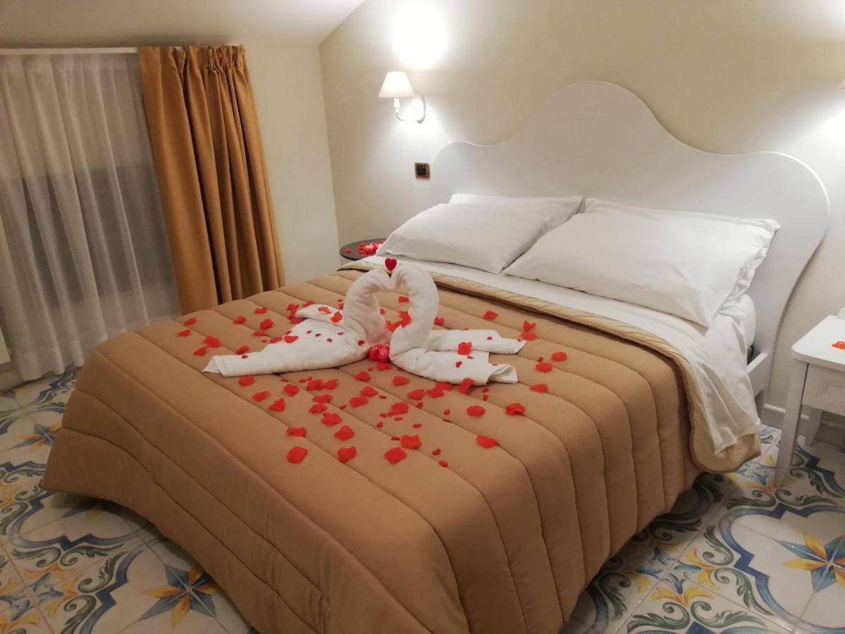 Il Sogno Srls Hotel Airola Exterior foto